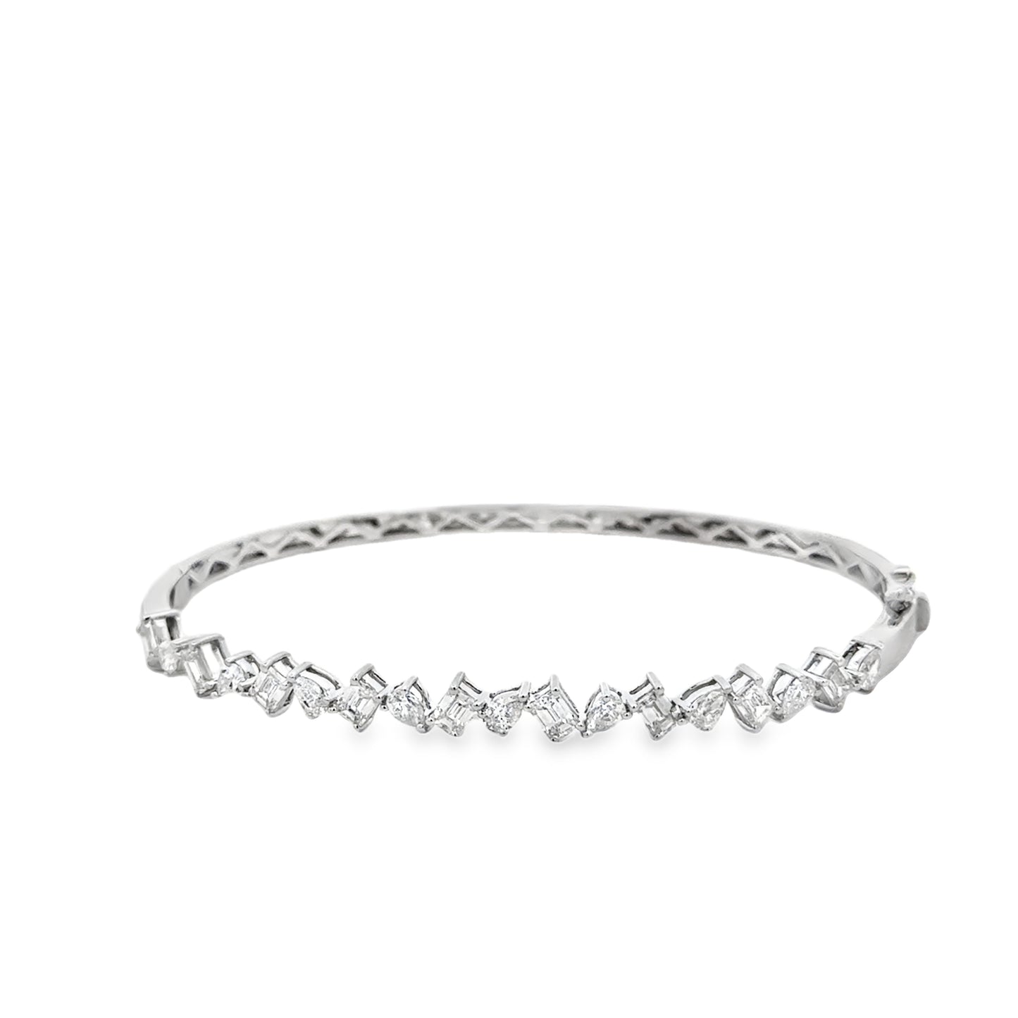 18K White Gold and Diamond Bangle Bracelet (1.32ct)