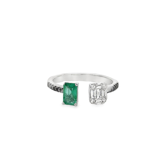 18K White Gold Emerald & Diamond Fashion Ring