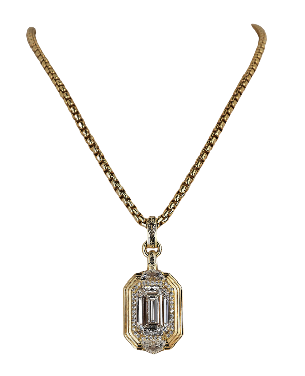 18K Yellow Gold Diamond Pendant